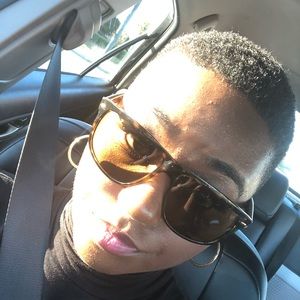 Meet your Posher, Bobbie